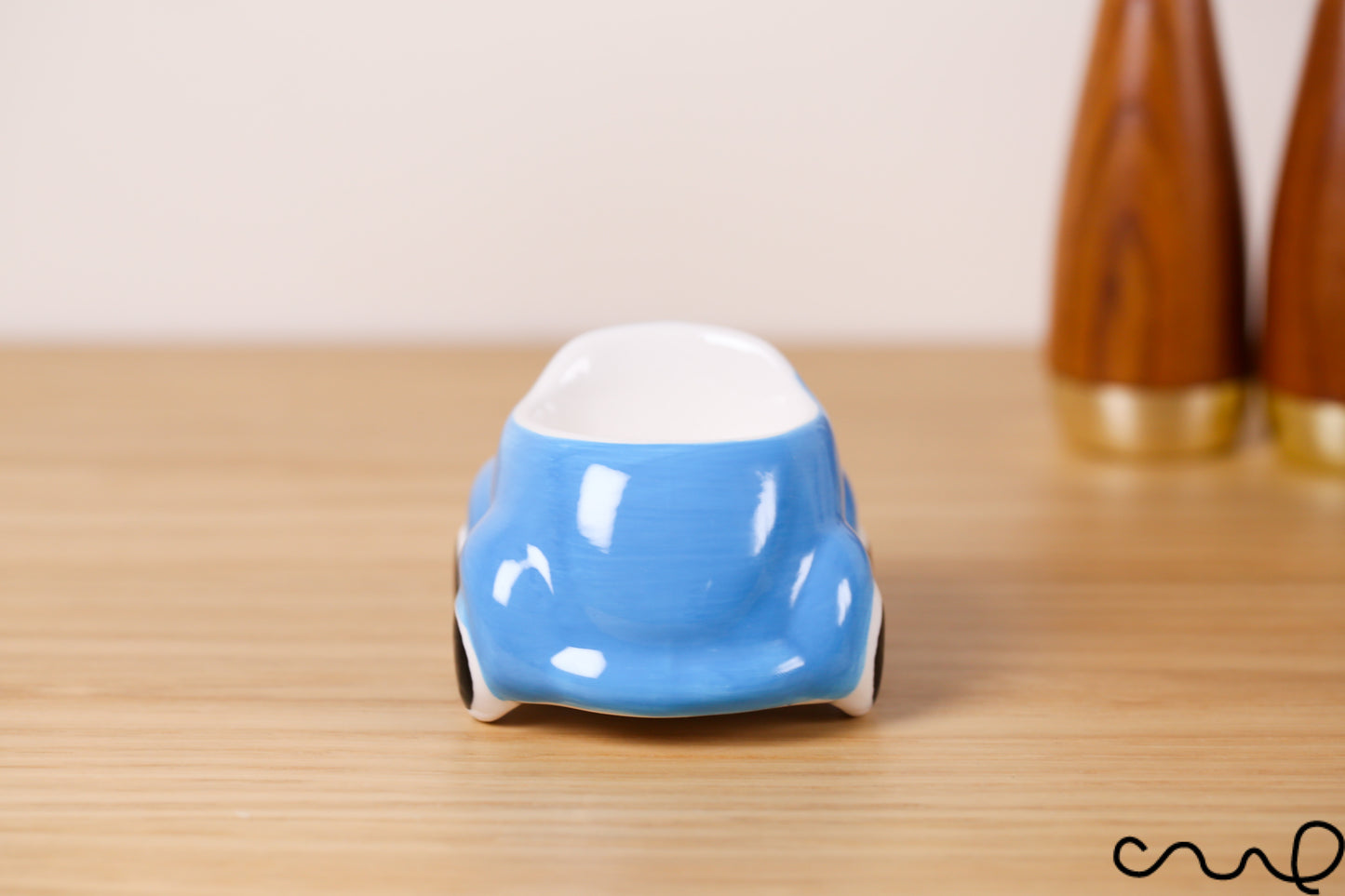 NEW Hand-painted Cute Retro Style Ceramic Egg Cup Holder Blue Car Gift Cars Cups
