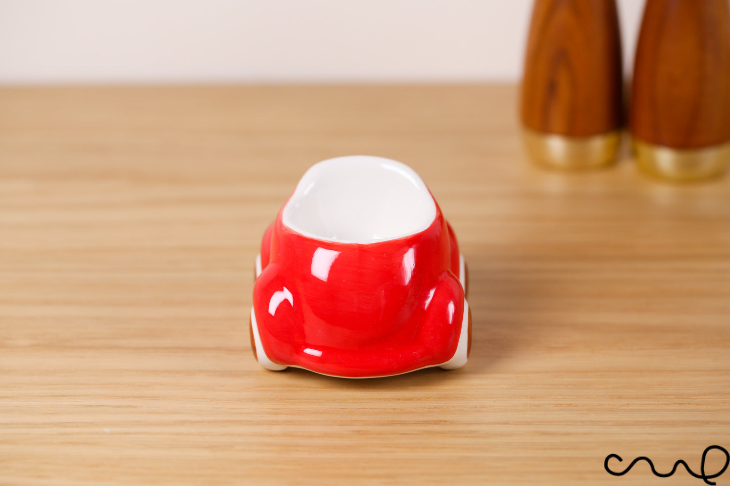 NEW Hand-painted Cute Retro Style Ceramic Egg Cup Holder Red Car Gift Cars Cups