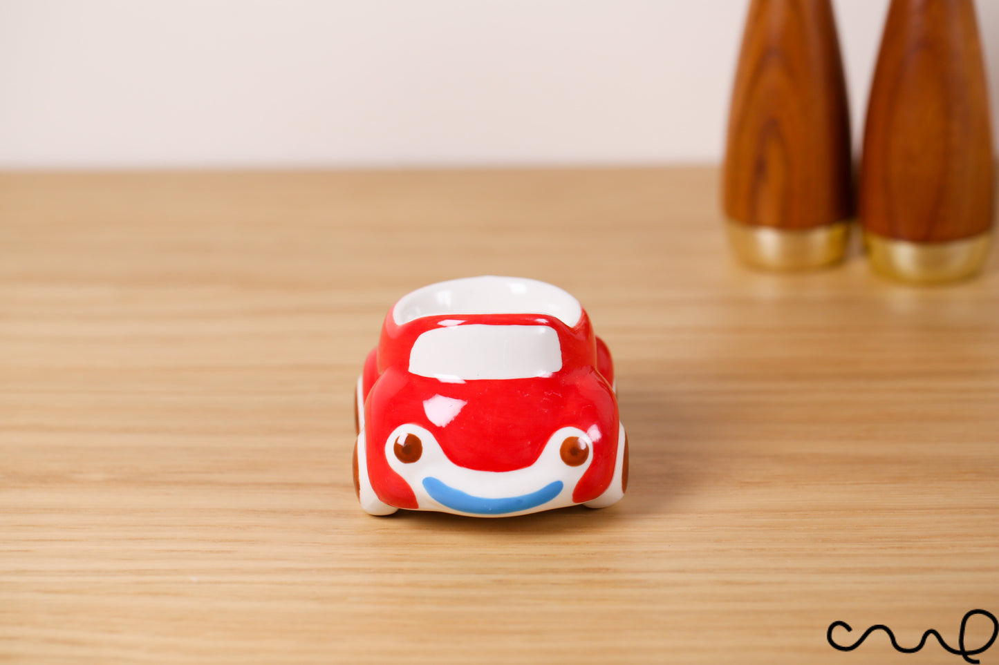 NEW Hand-painted Cute Retro Style Ceramic Egg Cup Holder Red Car Gift Cars Cups