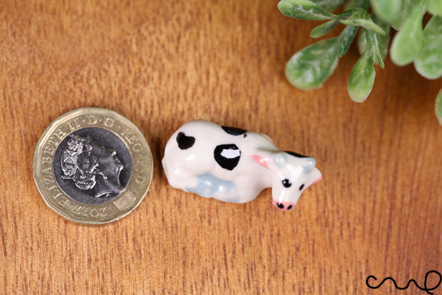 Hand Painted Tiny Ceramic Cow Figurine – Miniature Animal Gift, Collectable Pottery Ornament, Cute Shelf Decor
