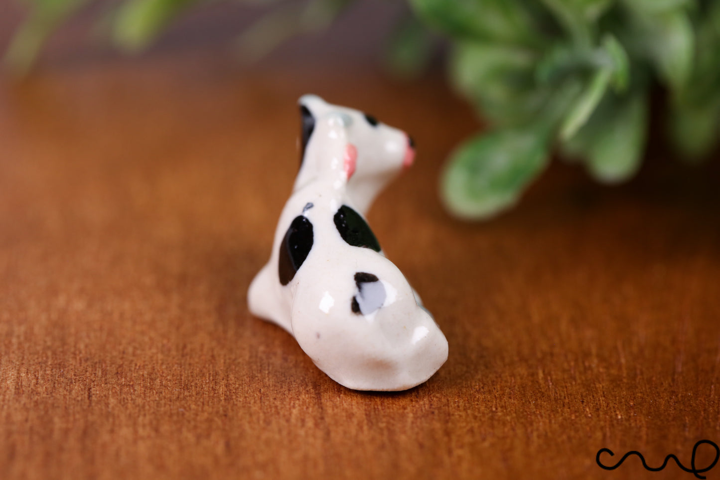 Hand Painted Tiny Ceramic Cow Figurine – Miniature Animal Gift, Collectable Pottery Ornament, Cute Shelf Decor