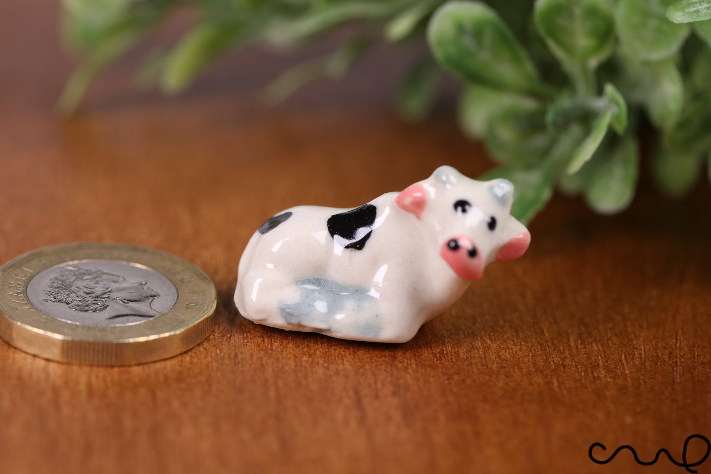Hand Painted Tiny Ceramic Cow Figurine – Miniature Animal Gift, Collectable Pottery Ornament, Cute Shelf Decor